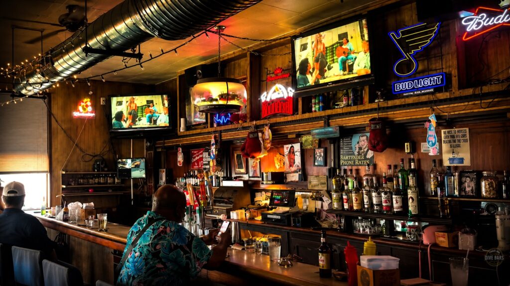 Show Me Dive Bars documentary photography